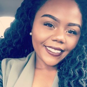 Meet your Posher, Briana